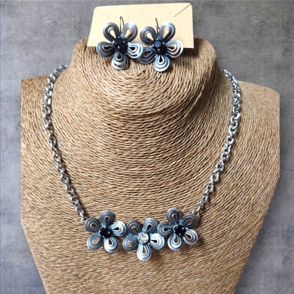 Vintage Jewelry - Vintage Silver, Clear & Black Crystal Floral Necklace and Earring Set